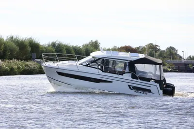 2020 Jeanneau Merry Fisher 895 Offshore