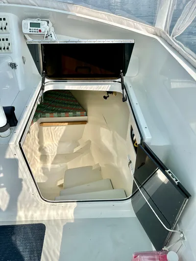 Firstcast Yacht Photos Pics Companionway