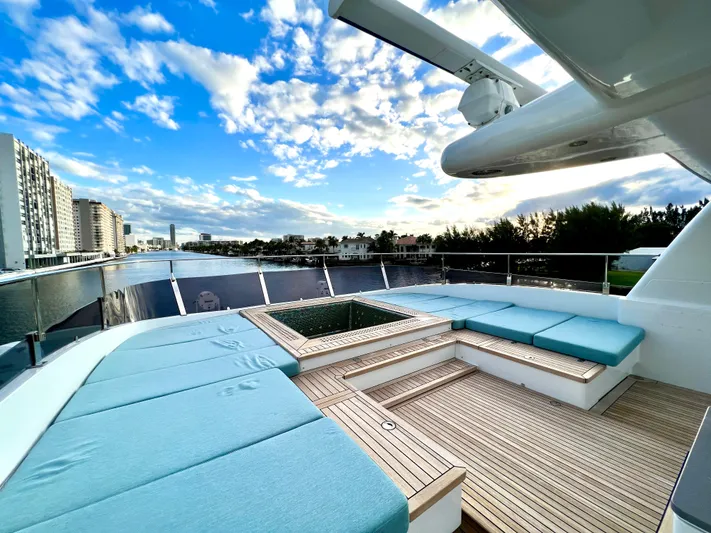  Yacht Photos Pics Flybridge Spa