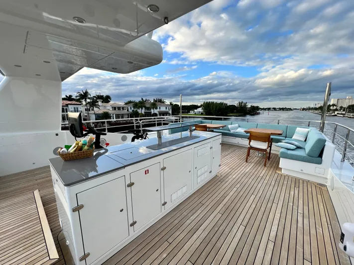  Yacht Photos Pics Flybridge