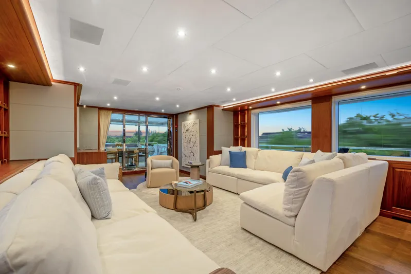  Yacht Photos Pics Main Salon