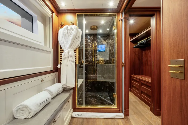  Yacht Photos Pics Master Stateroom