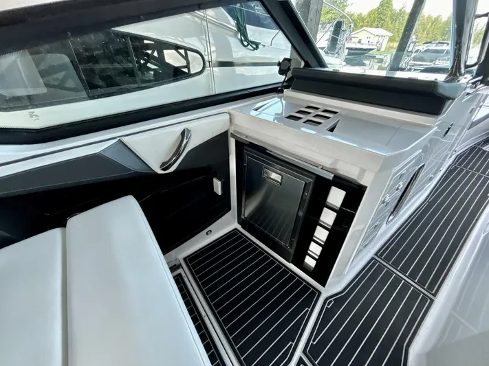  Yacht Photos Pics 2017 Monterey 378 Super Express interior with sleek design and modern amenities.