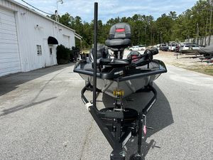 2025 Tracker® Boats Pro Team™ 195 TXW Tournament Ed.