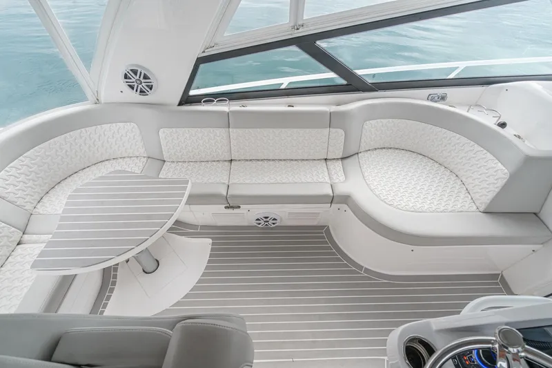 R&r 5 Yacht Photos Pics Luxurious seating area on 2022 Intrepid 477 Evolution yacht with modern design and elegant finishes.