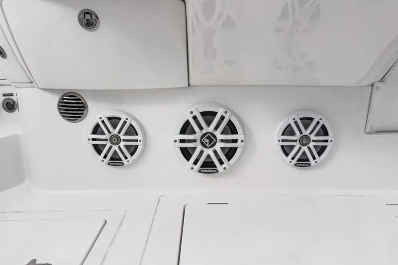 R&r 5 Yacht Photos Pics 2022 Intrepid 477 Evolution boat speakers and ventilation detail.