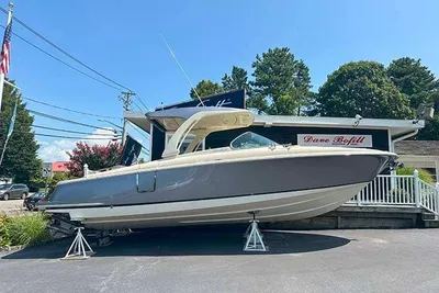 Chris-Craft Launch 31 GT