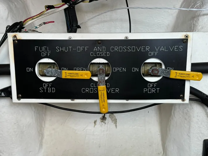 Festivus II Yacht Photos Pics 