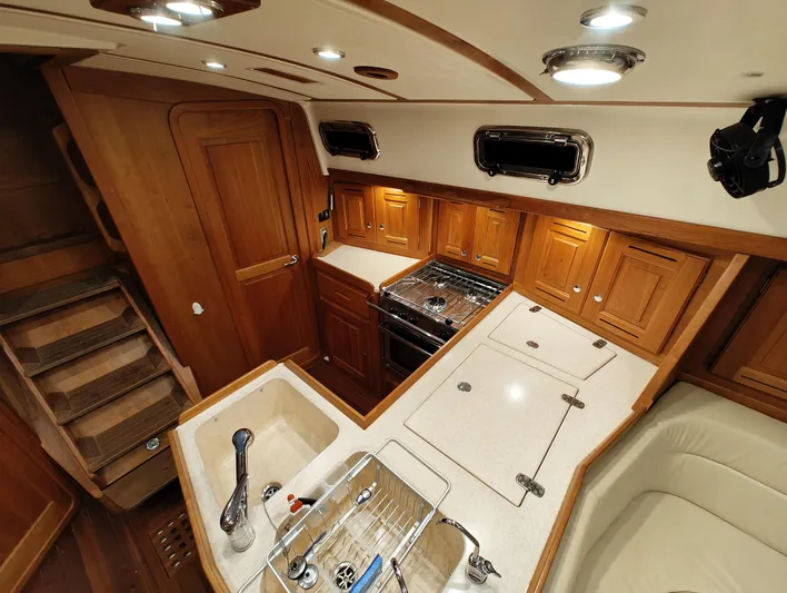 Bella Yacht Photos Pics 