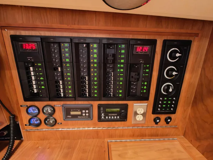 Bella Yacht Photos Pics 