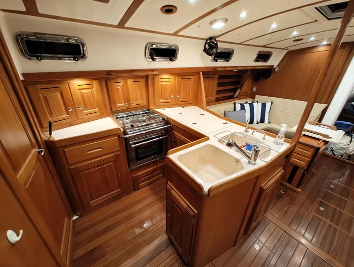 Bella Yacht Photos Pics 