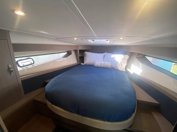  Yacht Photos Pics SISTER-SHIP