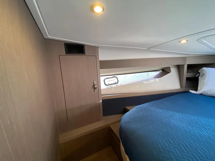  Yacht Photos Pics SISTER-SHIP