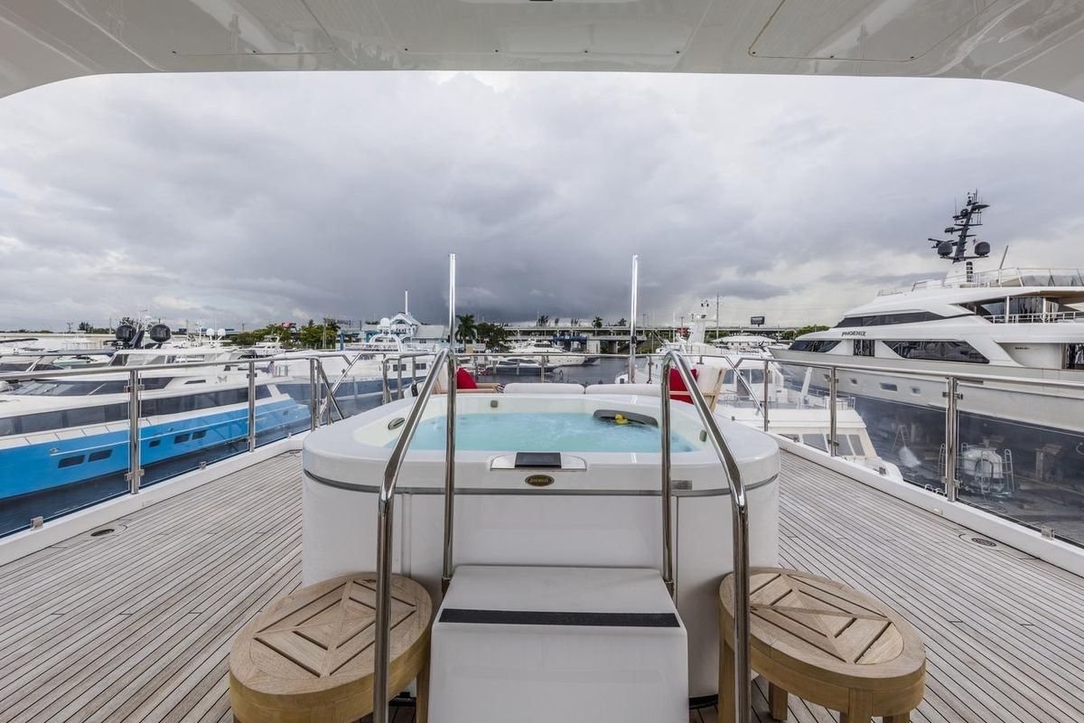 2015 Benetti 108 