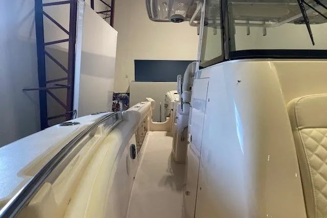  Yacht Photos Pics 2026 Grady-White Canyon 336 boat interior, showcasing sleek design and modern features.