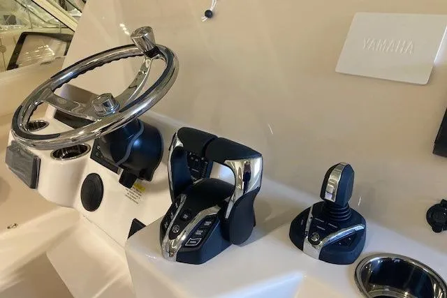  Yacht Photos Pics 2026 Grady-White Canyon 336 helm with Yamaha controls and steering wheel.