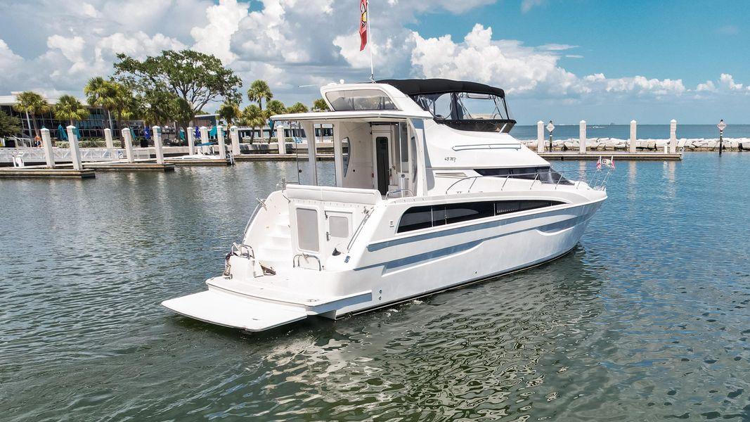 2006 Carver 43 Motor Yacht