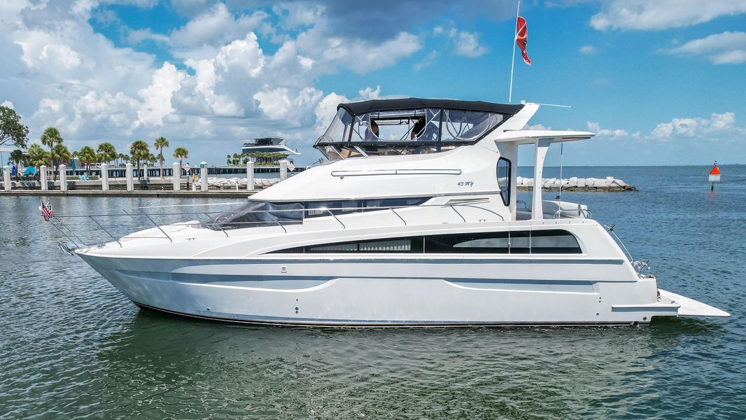 2006 Carver 43 Motor Yacht