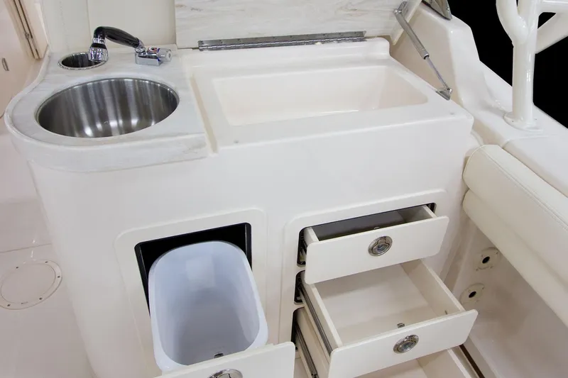  Yacht Photos Pics Manufacturer Provided Image