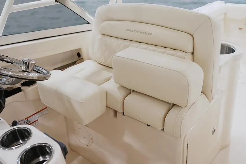  Yacht Photos Pics Manufacturer Provided Image