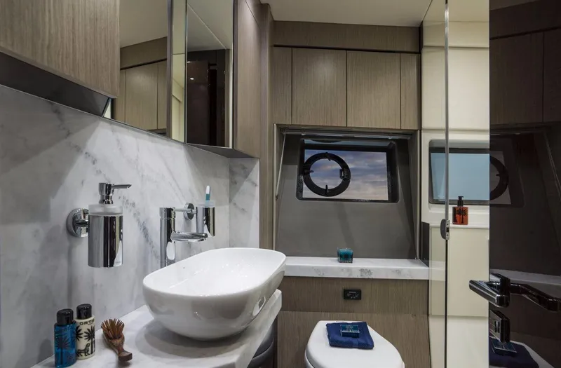  Yacht Photos Pics Manufacturer Provided Image: Sunseeker Manhattan 66 Heads