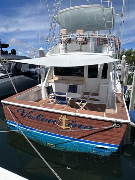 2005 Viking 52