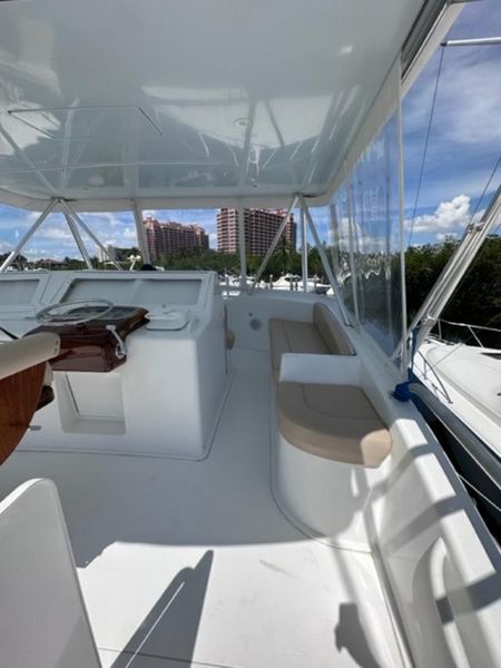 2005 Viking 52