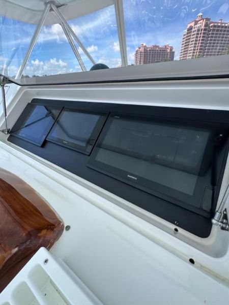 2005 Viking 52