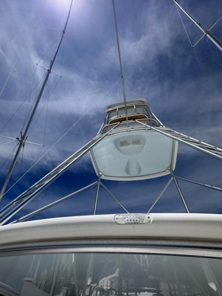2005 Viking 52