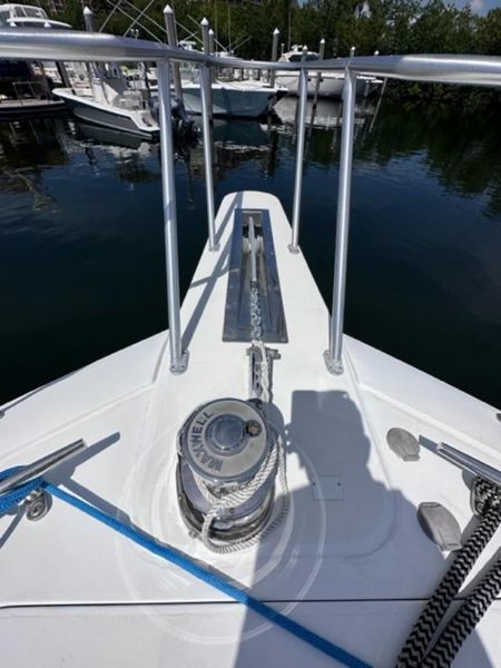 2005 Viking 52