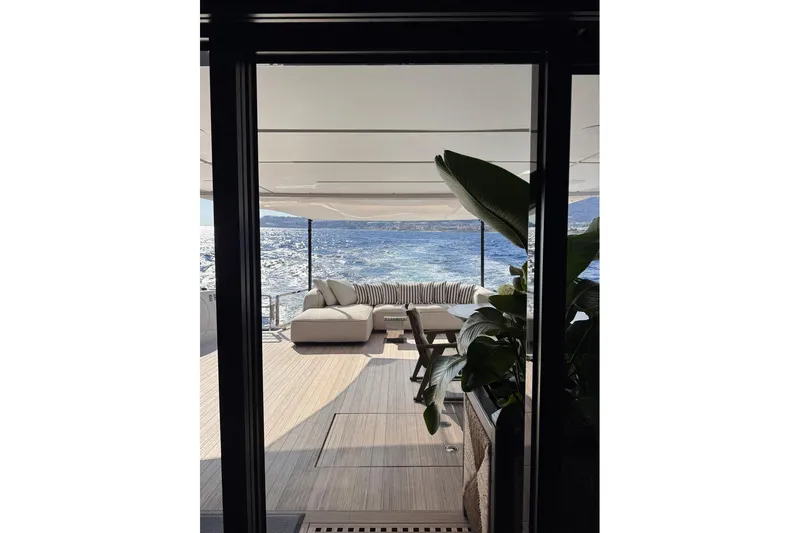  Yacht Photos Pics Luxurious Ferretti Yachts INFYNITO 90 deck with ocean view, 2025 model.