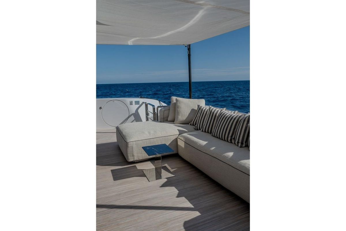 2025 Ferretti Yachts 87 