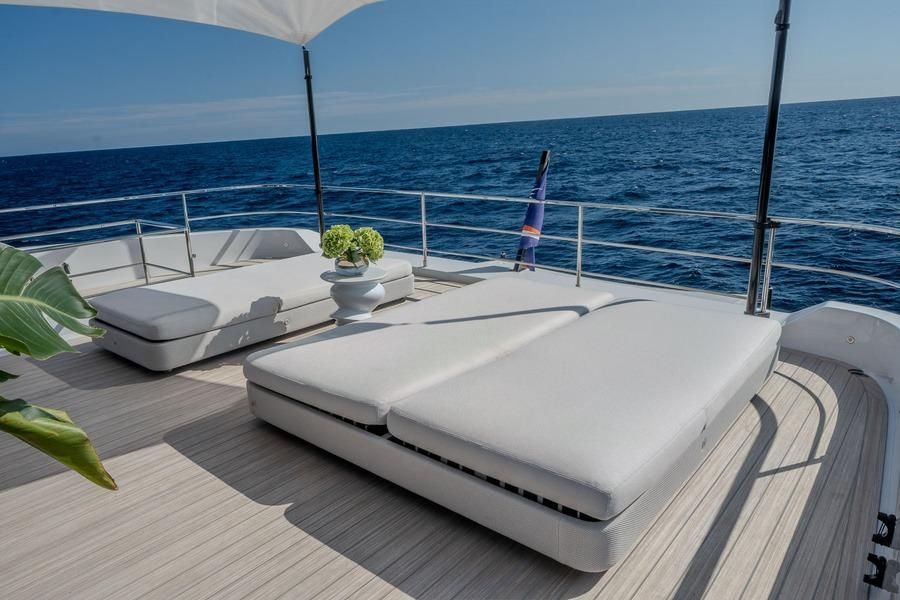 2025 Ferretti Yachts 87 