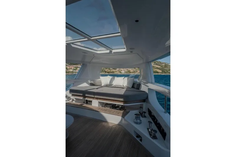  Yacht Photos Pics Luxurious interior of 2025 Ferretti Yachts INFYNITO 90 with panoramic views.