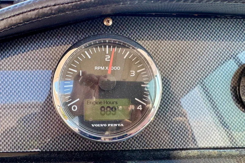 Makin' Waves II Yacht Photos Pics Volvo Penta tachometer on 2011 Regal 52 Sport Coupe, showing 800 engine hours.