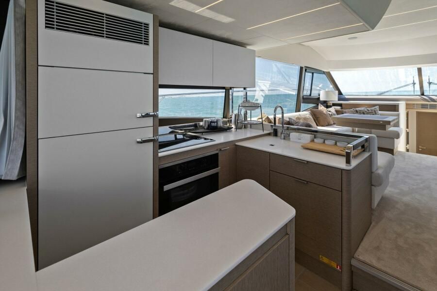2022 Prestige 59 