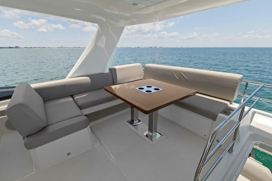2022 Prestige 59 