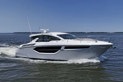 Cruisers Yachts 42 Cantius