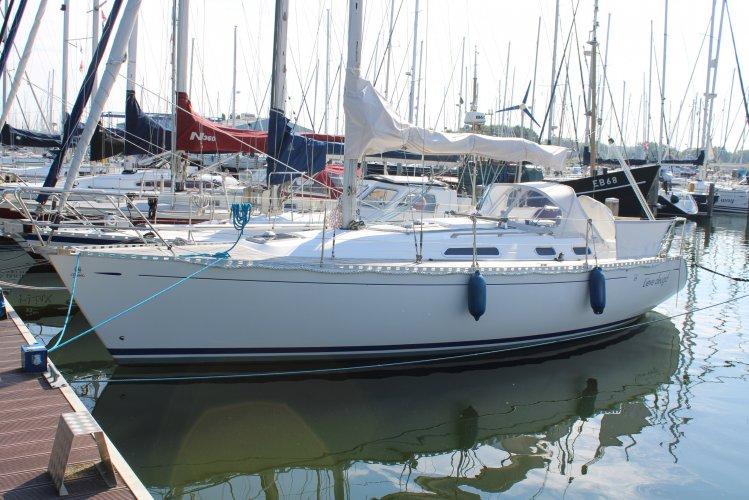 Dufour 35 Classic | 11m | 1996 | Boats and Outboards