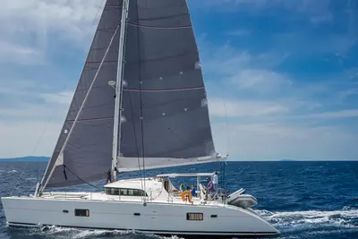 2005 Lagoon 570