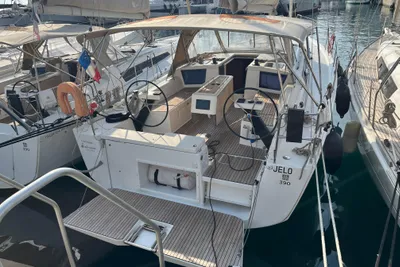 2021 Dufour 390