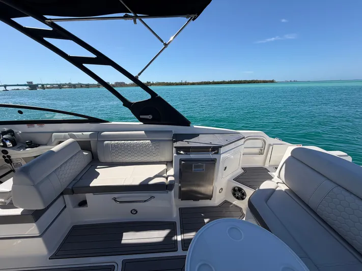  Yacht Photos Pics Interior of a 2021 Sea Ray SDX 290 Outboard on open water.
