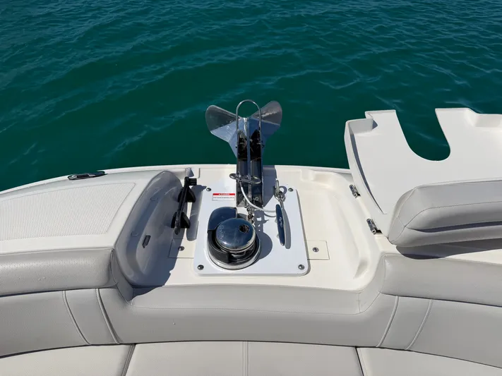  Yacht Photos Pics Aft section of 2021 Sea Ray SDX 290 Outboard on water.
