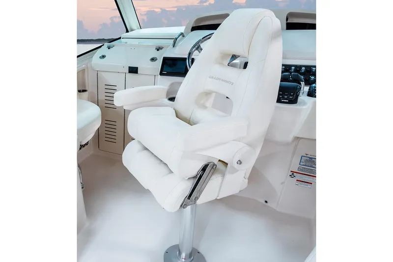  Yacht Photos Pics Manufacturer Provided Image