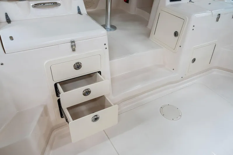  Yacht Photos Pics Manufacturer Provided Image