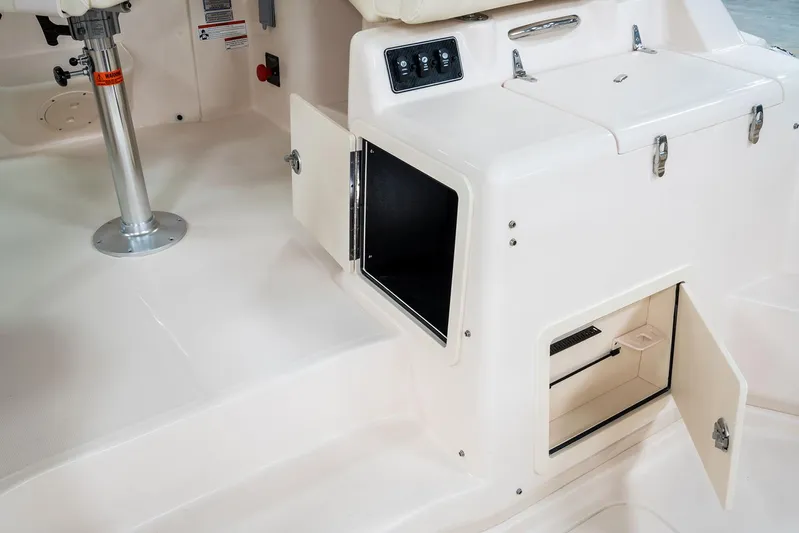  Yacht Photos Pics Manufacturer Provided Image