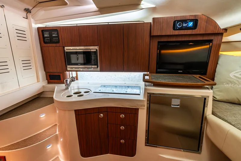  Yacht Photos Pics Manufacturer Provided Image