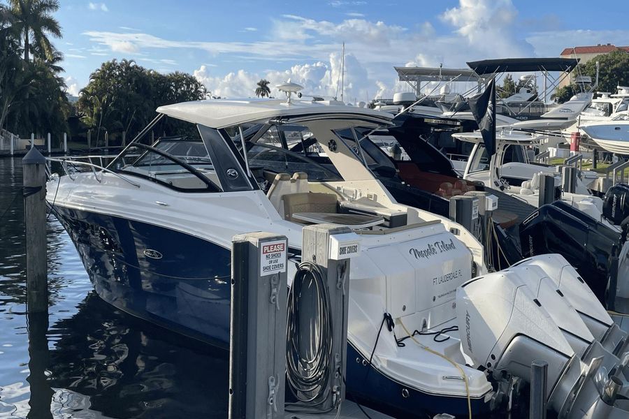 2020 Sea Ray 320 Sundancer Outboard