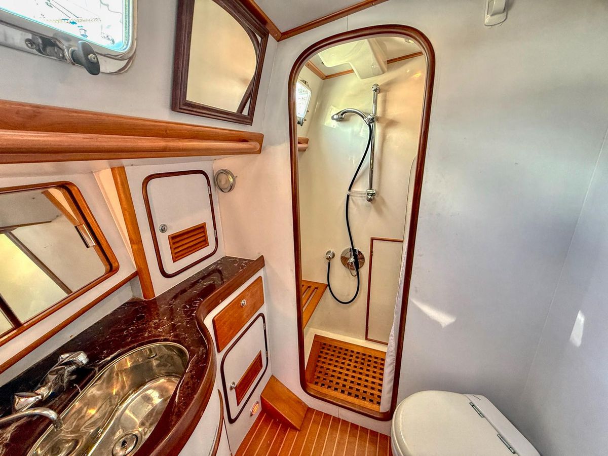 2006 Passport 51 