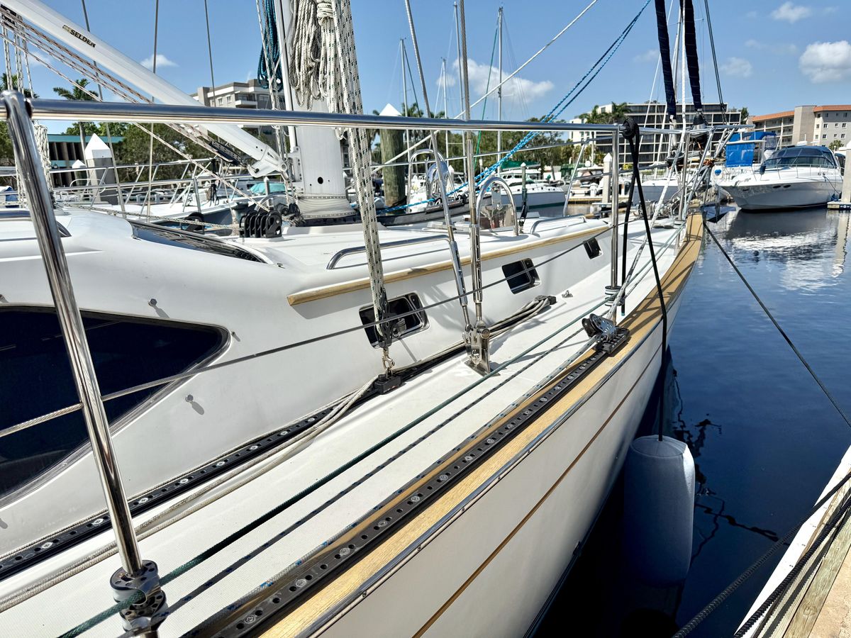2006 Passport 51 